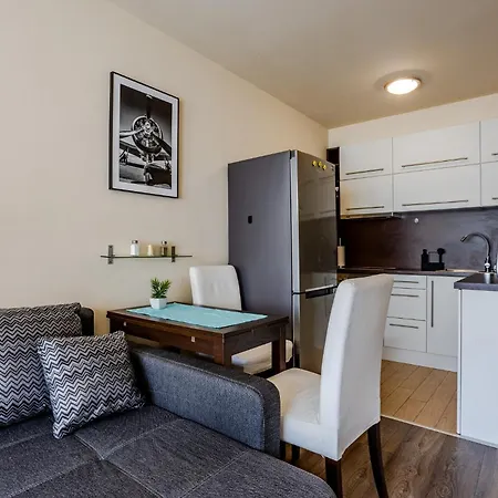 Six Corners - Garden Corner *