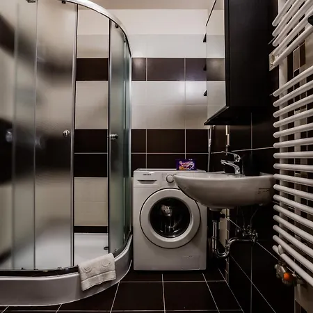 Six Corners - Garden Corner *