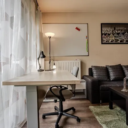Six Corners - Garden Corner Apartment Pecs