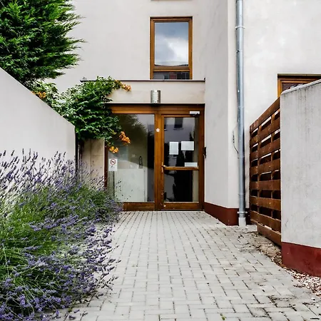 Six Corners Garden Corner With Terrace And Parking Apartman Pécs